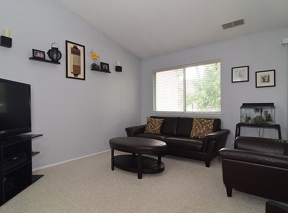 3rd image of 1608 Pennsbury Ct APT B2