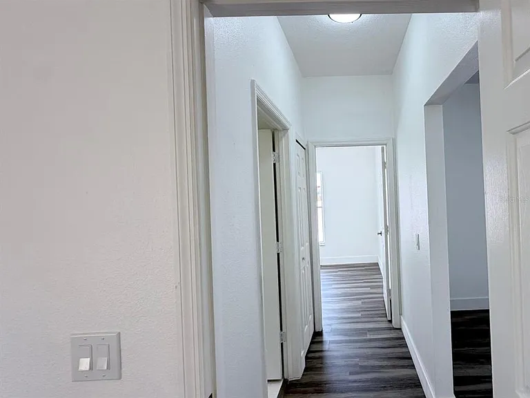 906 Berwick Dr — Photo 28