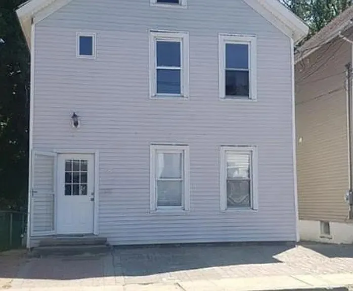 38 Benson St #O — Photo 5