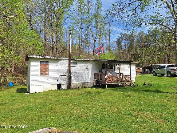 4th image of 180 Walker Rd