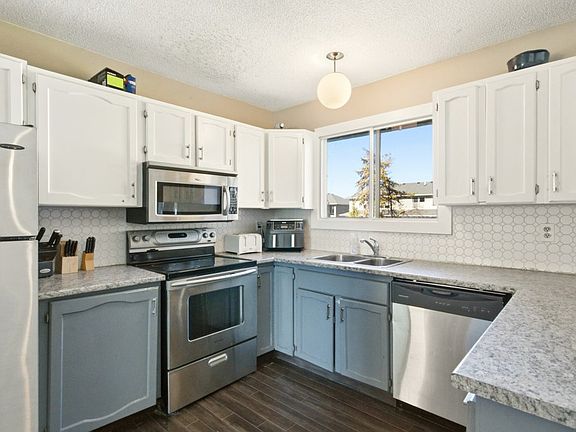 4th image of 400 Monterey Rd