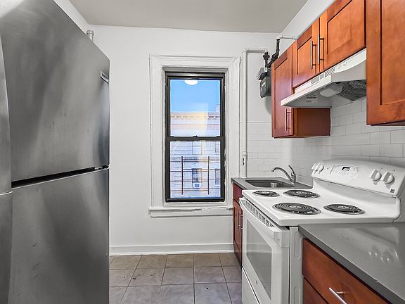 4th image of 263 W 153rd St #24