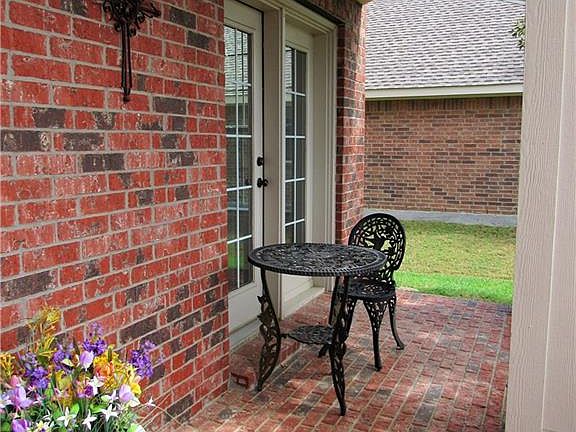 3rd image of 1309 W Collins Cir