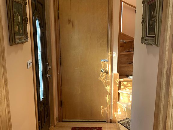 5th image of 5504 W Sunnyside Ave #1
