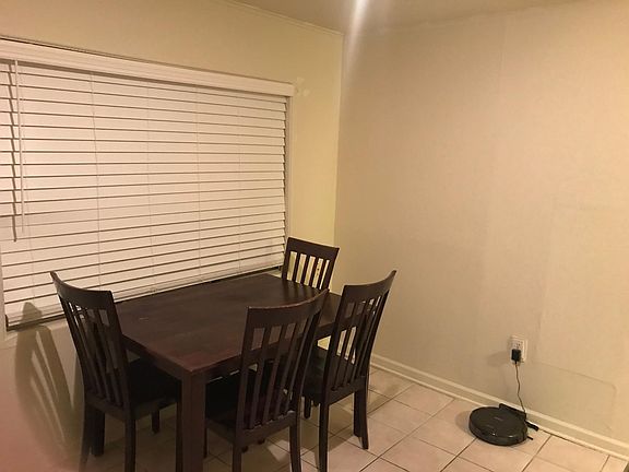 5th image of 421 Elmira Ave APT A