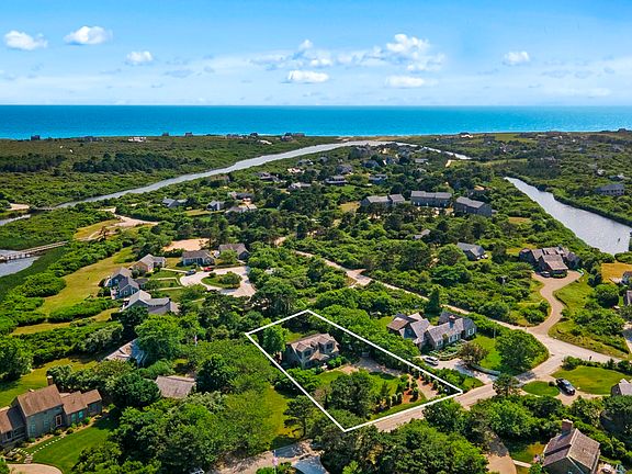 3rd image of 40 Long Pond Dr