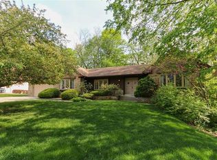 811 Winding Brook Ln, Greenwood, IN 46142
