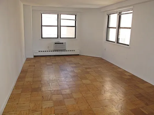 Rented by Metropolis Real Estate of Manhattan | media 13