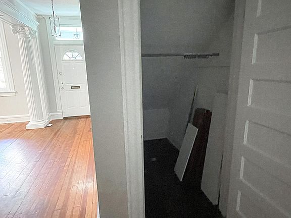 5th image of 2021 Park Ave APT A