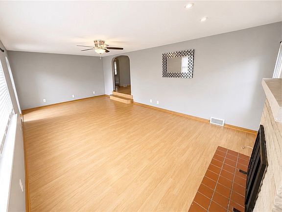 4th image of 71 Gilmore St