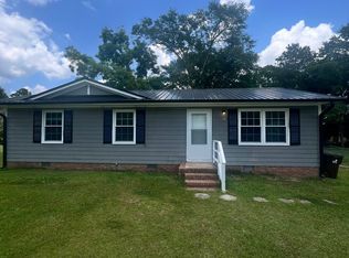 2413 Shawnee Dr, Sanford, NC 27332