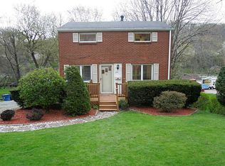 275 Fiesta Dr, Pittsburgh, PA 15239