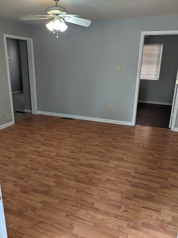 3 bed, 1024 sqft, $1,350 — Photo 3