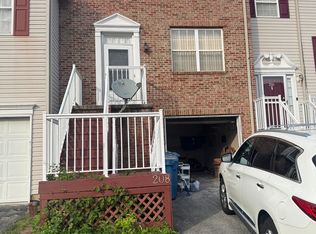 208 Bellwether Ct, Newark, DE 19702