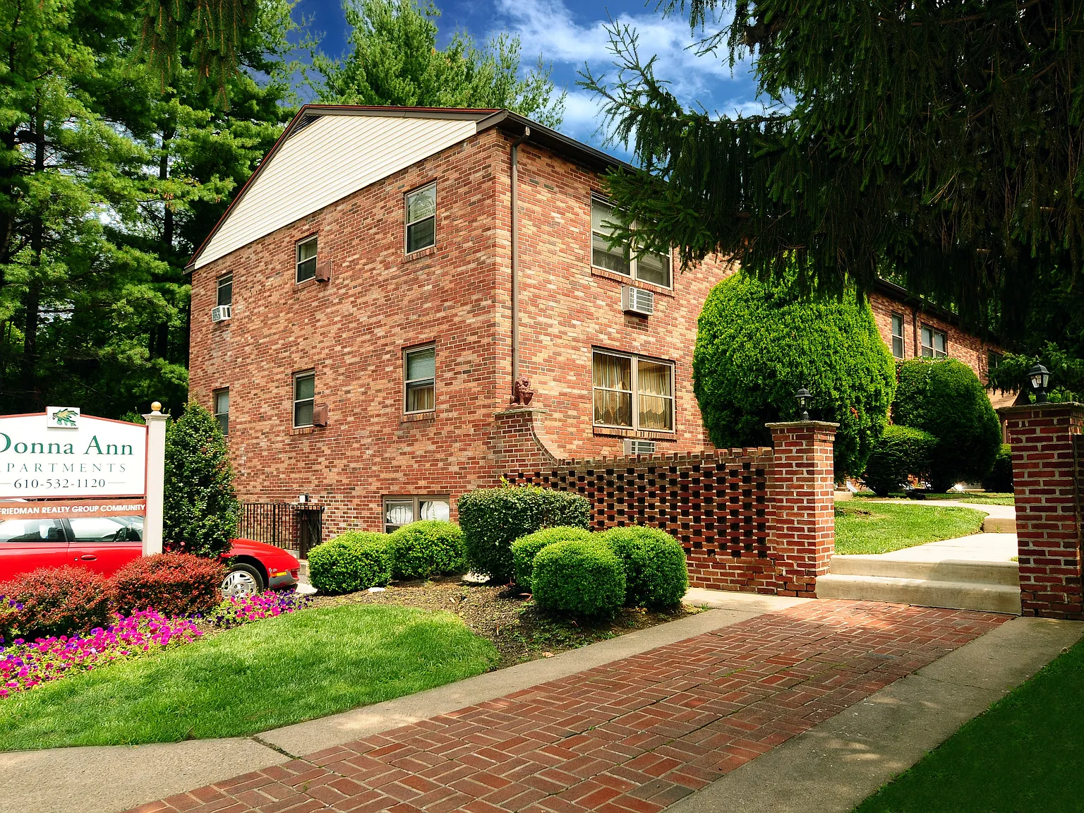 Donna Ann Apartments — Photo 1