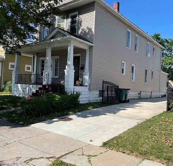 30 Blake St #LOWER — Photo 5