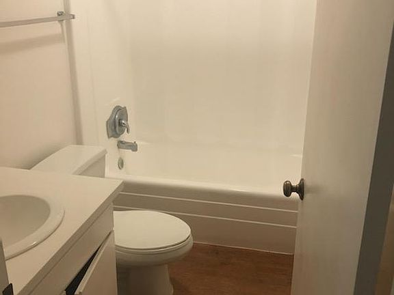 3rd image of 506 N Signal St #0