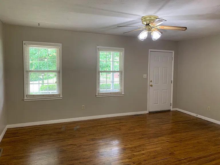 536 S Alta Ln — Photo 2