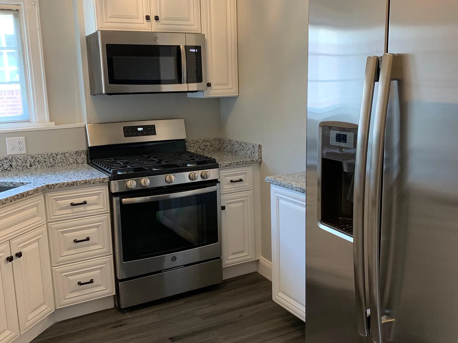 1 bed, 900 sqft, $1,475 — Photo 4