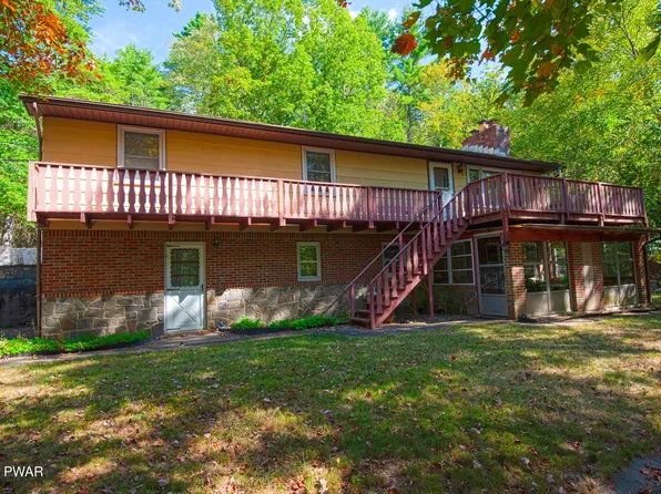 107 Hannemann Ln, Shohola, PA 18458