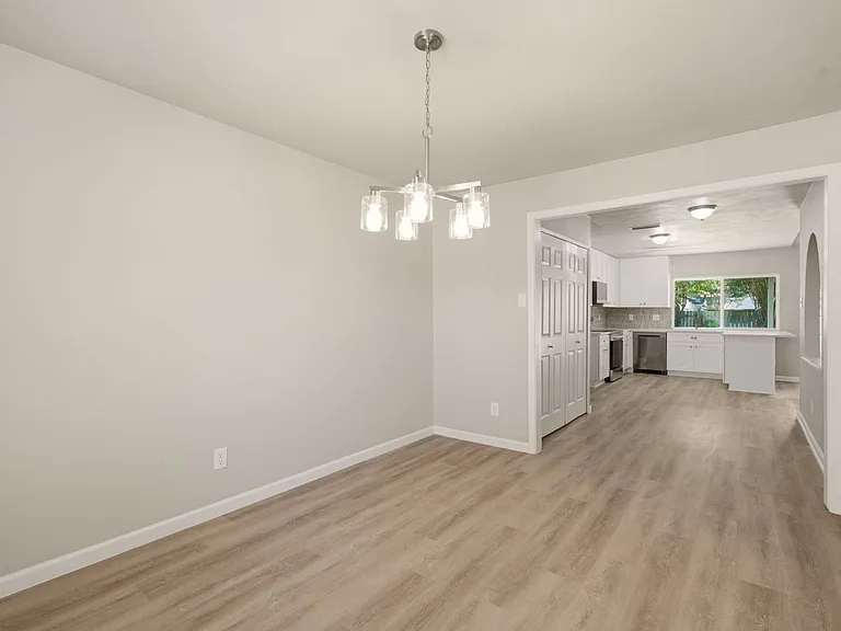 1616 Stockton Trl — Photo 5