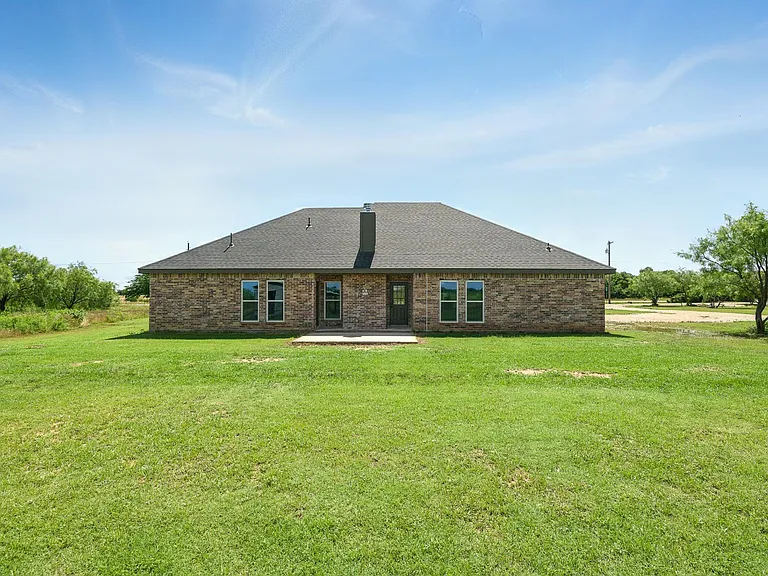 7433 FM 603 — Photo 30