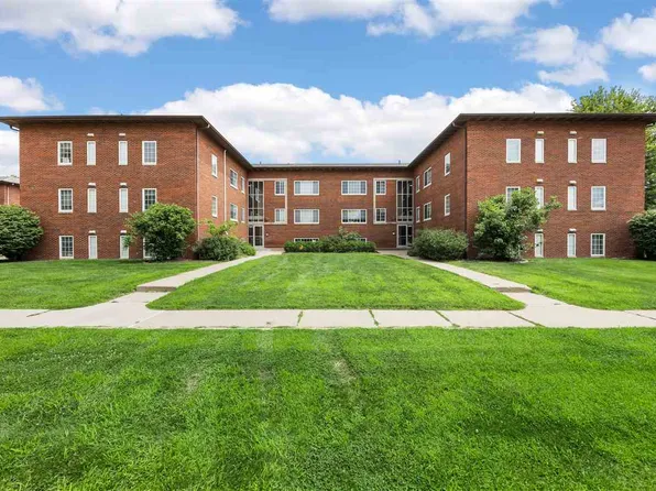 500 Grandview Ct #524, Iowa City, IA 52246