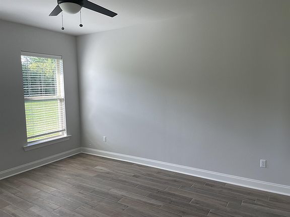 4th image of 377 Rue Evangeline