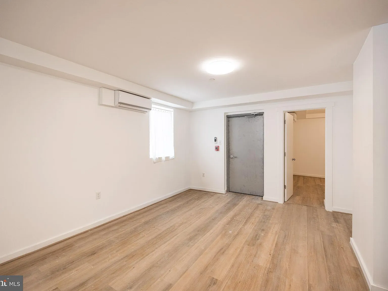 1 bed, 1000 sqft, $1,545 — Photo 4