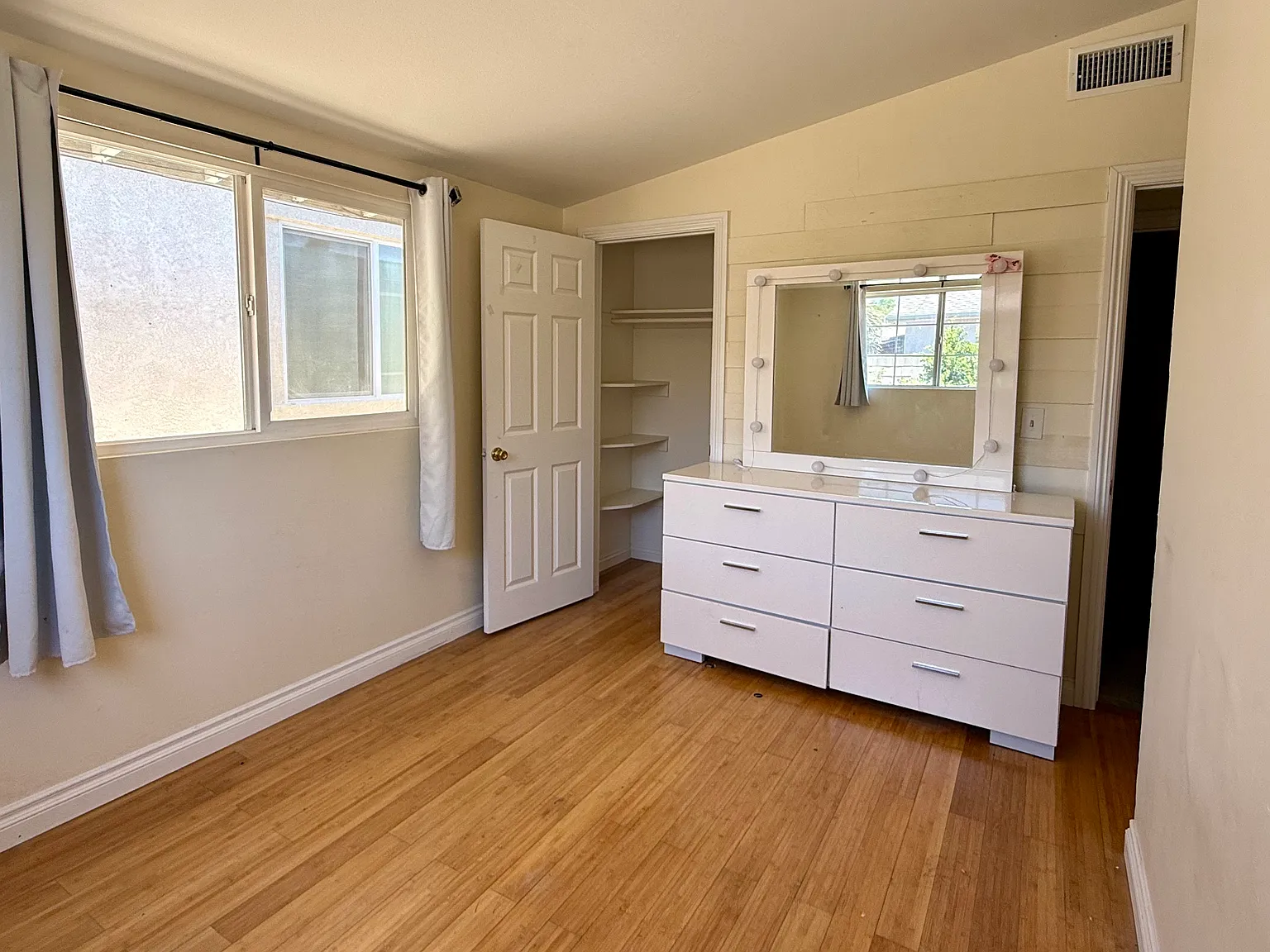 13761 Jefferson St — Photo 4