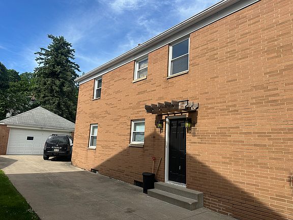 2nd image of 1725 Liberty Dr #1725