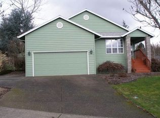 260 NW 1st St, Dundee, OR 97115