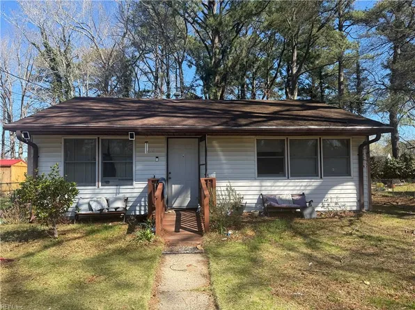 2410 Payne Rd, Chesapeake, VA 23323