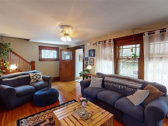 4th image of 276 Nassau Ave