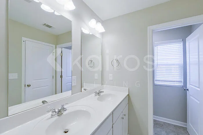7321 Foggy River Dr — Photo 16