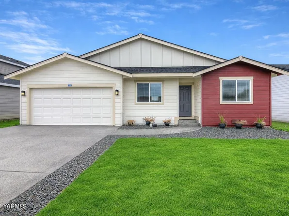 608 N Oak St, Tieton, WA 98947