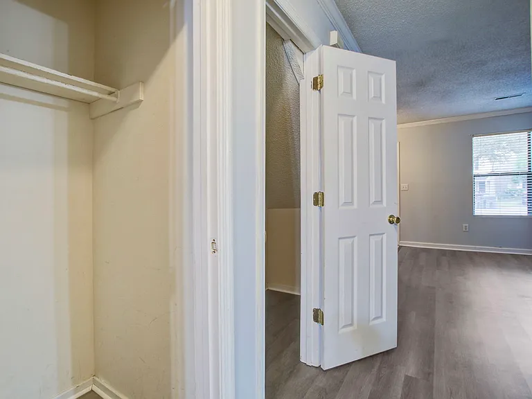 6280 Lucille Dr — Photo 7