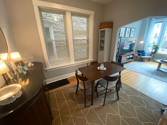 3rd image of 1326 W Barry Ave APT 1