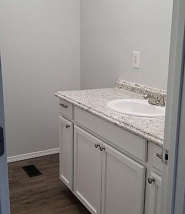 4th image of 100 Sundown Ct