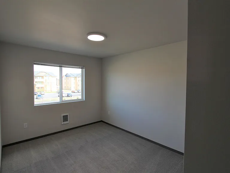 Modern design 3 bed, 2.5 bath duplex — Photo 10