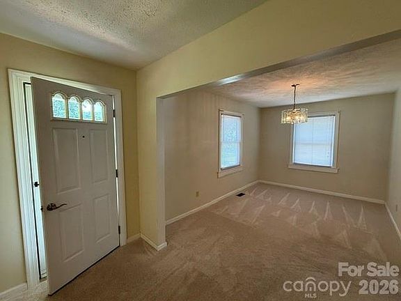 5th image of 620 Rutherford Rd