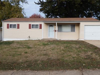 1145 S Waterford Dr, Florissant, MO, 63033