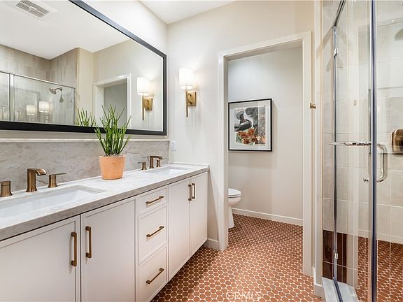 3rd image of 903 Estrella Rd
