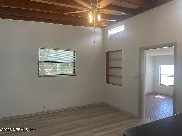 530 Myra St — Photo 14