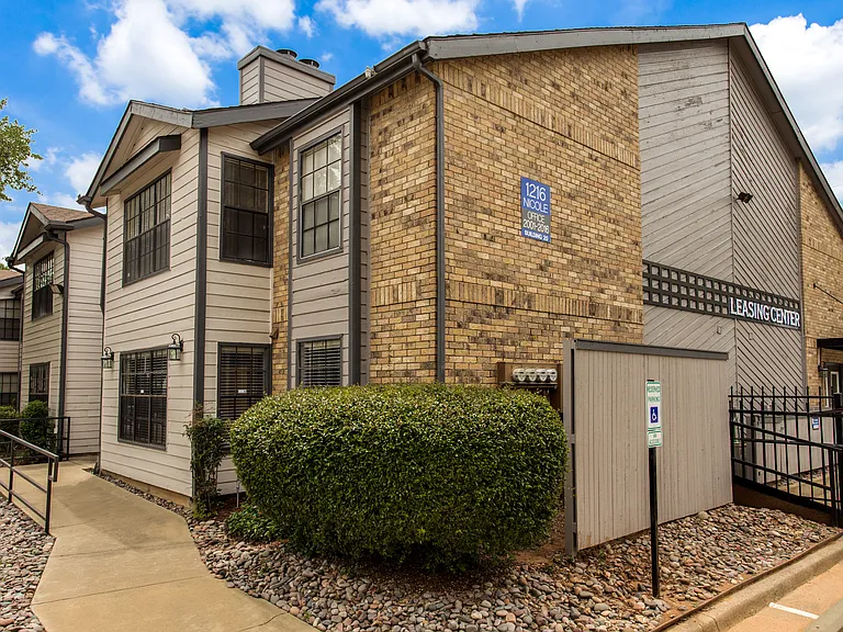8951 Randol Mill Rd — Photo 16