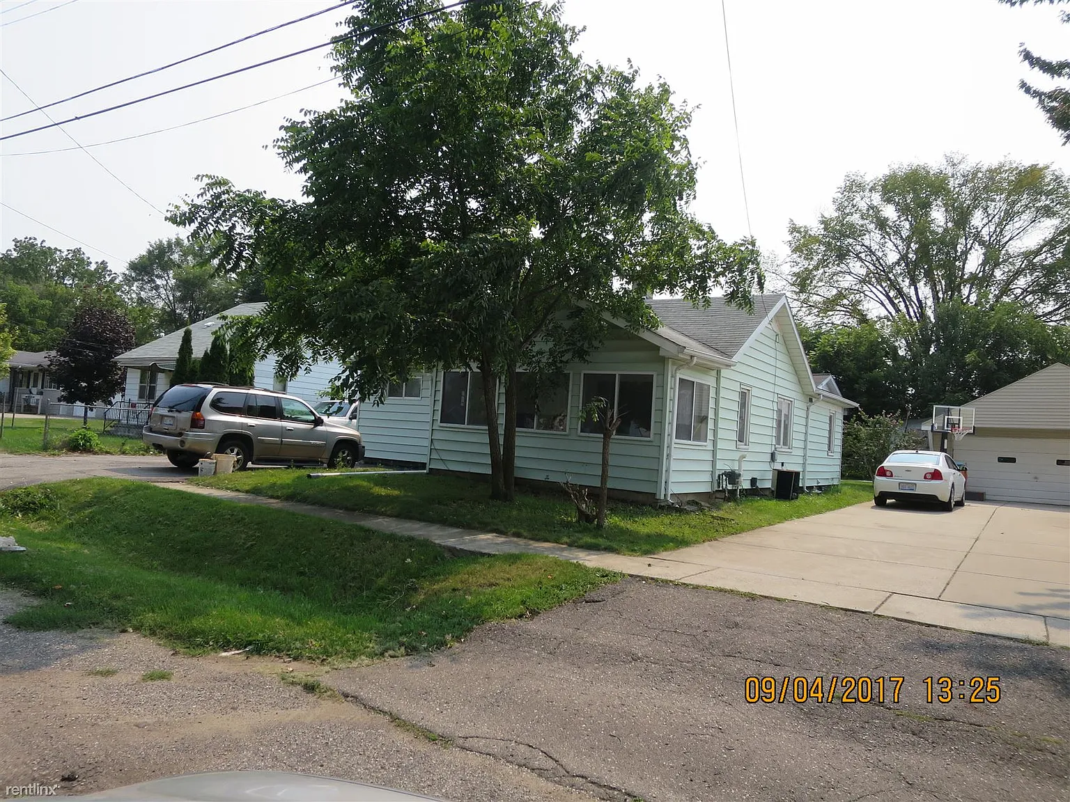 1127 W Scottwood Ave photo 1