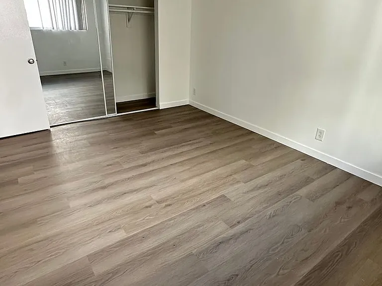 Sepulveda Apartments — Photo 52