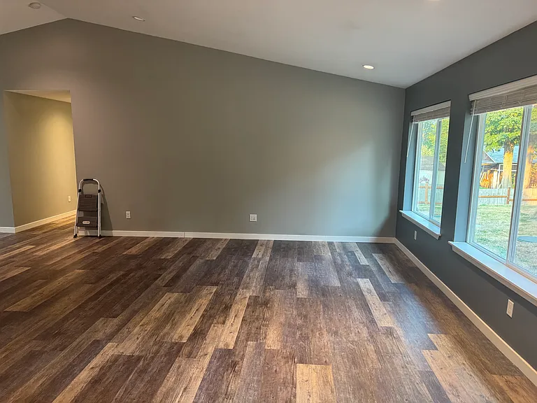 1551 Graham Dr — Photo 5