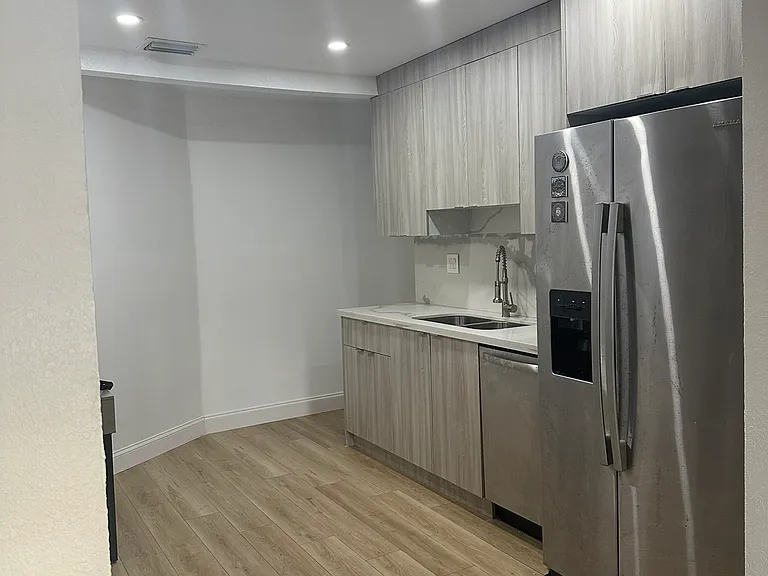 3901 NE 1st Ter #1 — Photo 14