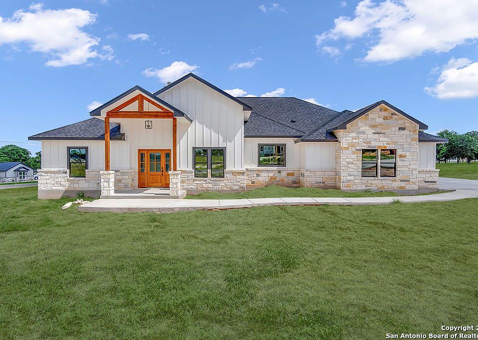 1st image of 101 HONDO VISTA